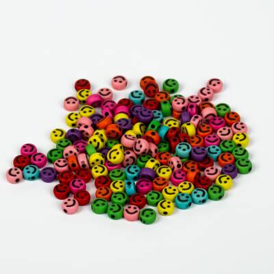 25 Gram - 7 mm Beyaz Üzeri Renkli Gülenyüz Figürlü Yassı Plastik Boncuk, (25 gram - 185-190 Adet Arası) - 3